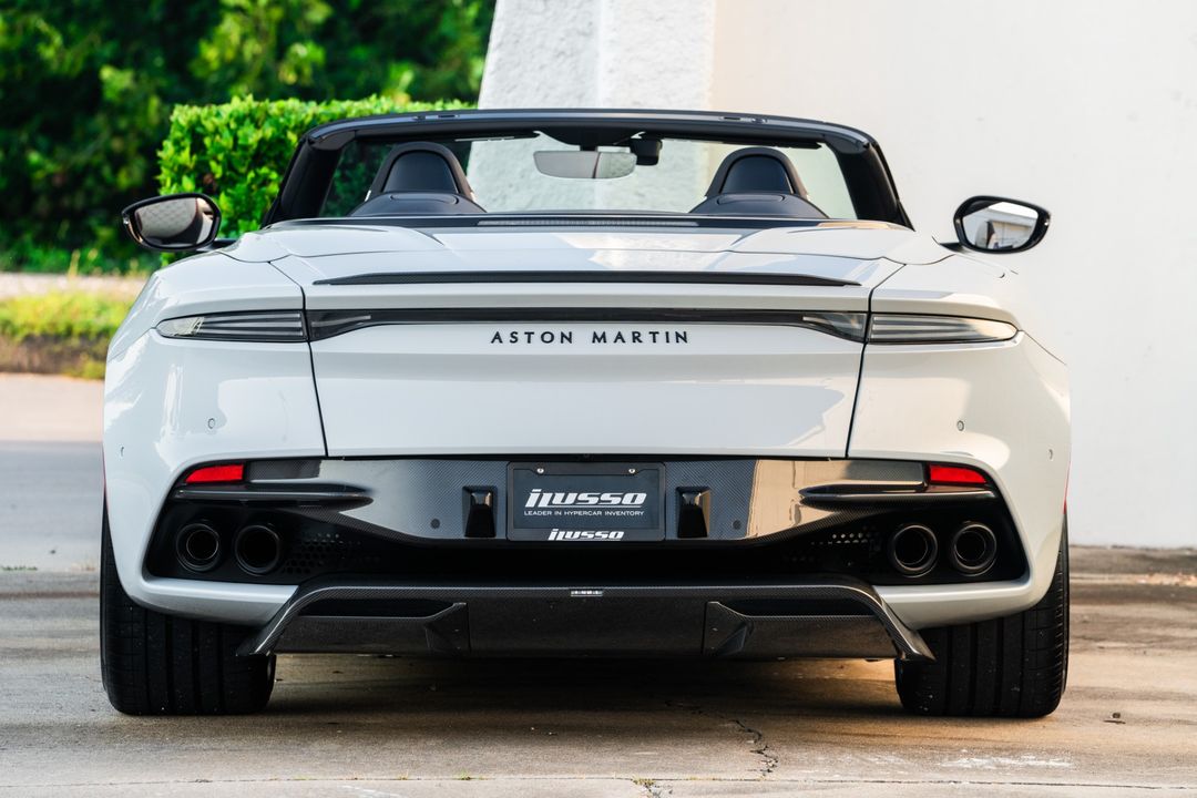 2023 Aston Martin DBS