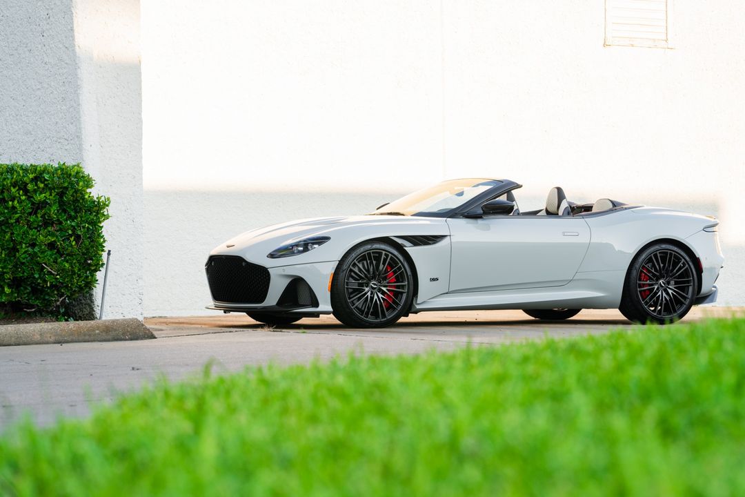 2023 Aston Martin DBS