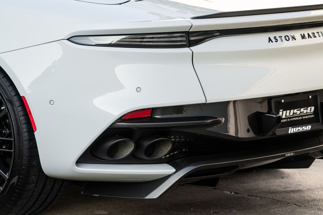 2023 Aston Martin DBS