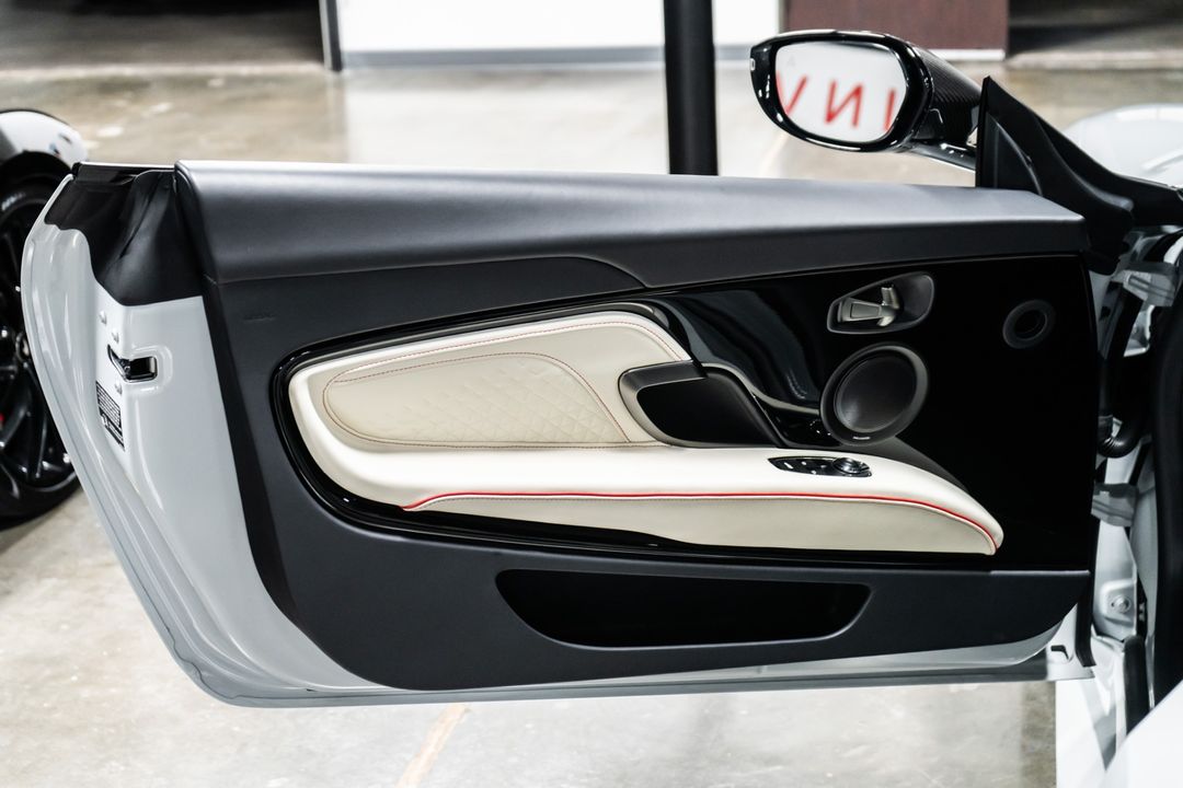 2023 Aston Martin DBS