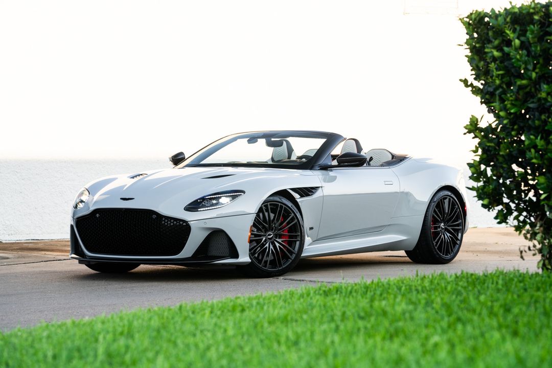 2023 Aston Martin DBS