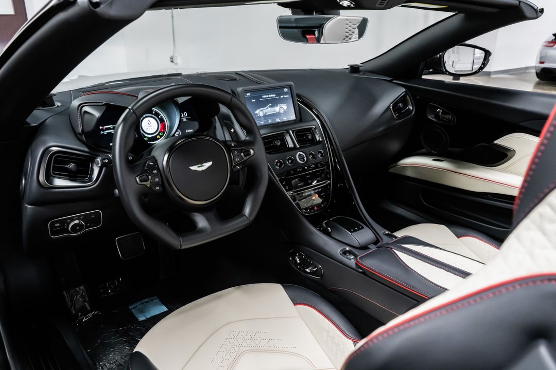 2023 Aston Martin DBS