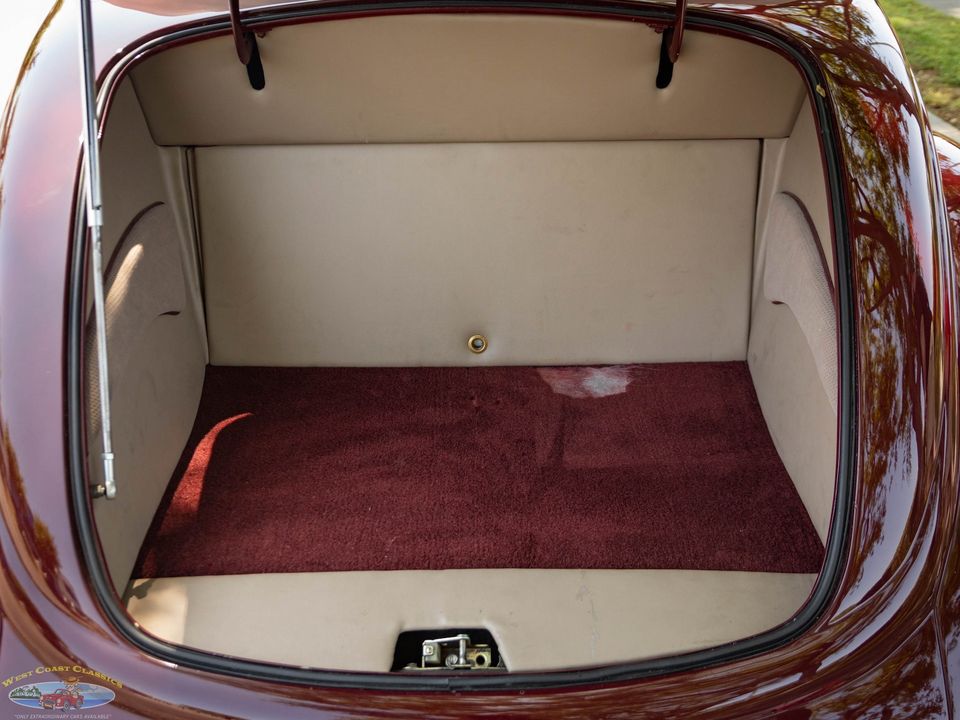 1937 Ford Custom Cabriolet
