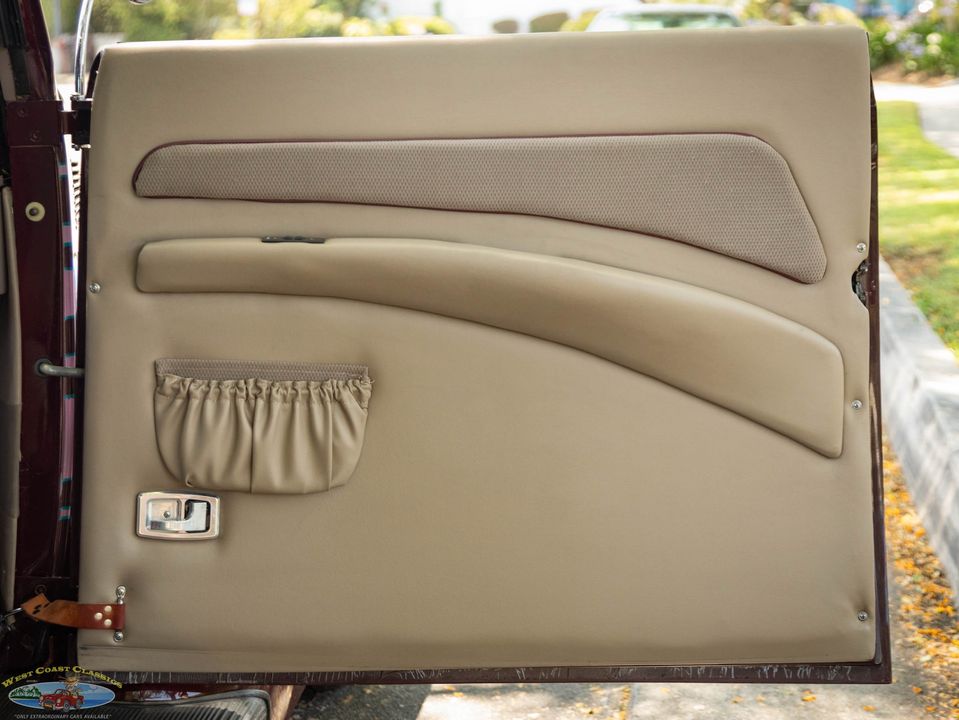 1937 Ford Custom Cabriolet