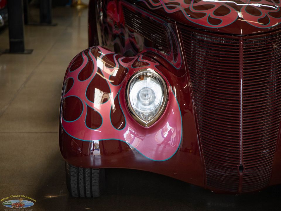 1937 Ford Custom Cabriolet