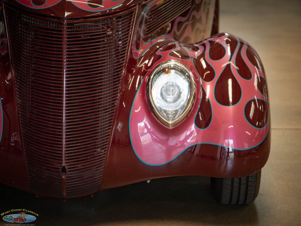 1937 Ford Custom Cabriolet