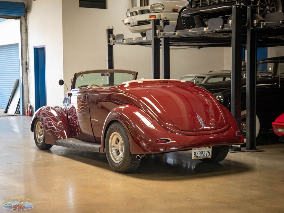 1937 Ford Custom Cabriolet
