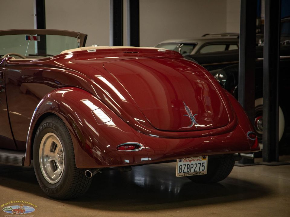 1937 Ford Custom Cabriolet