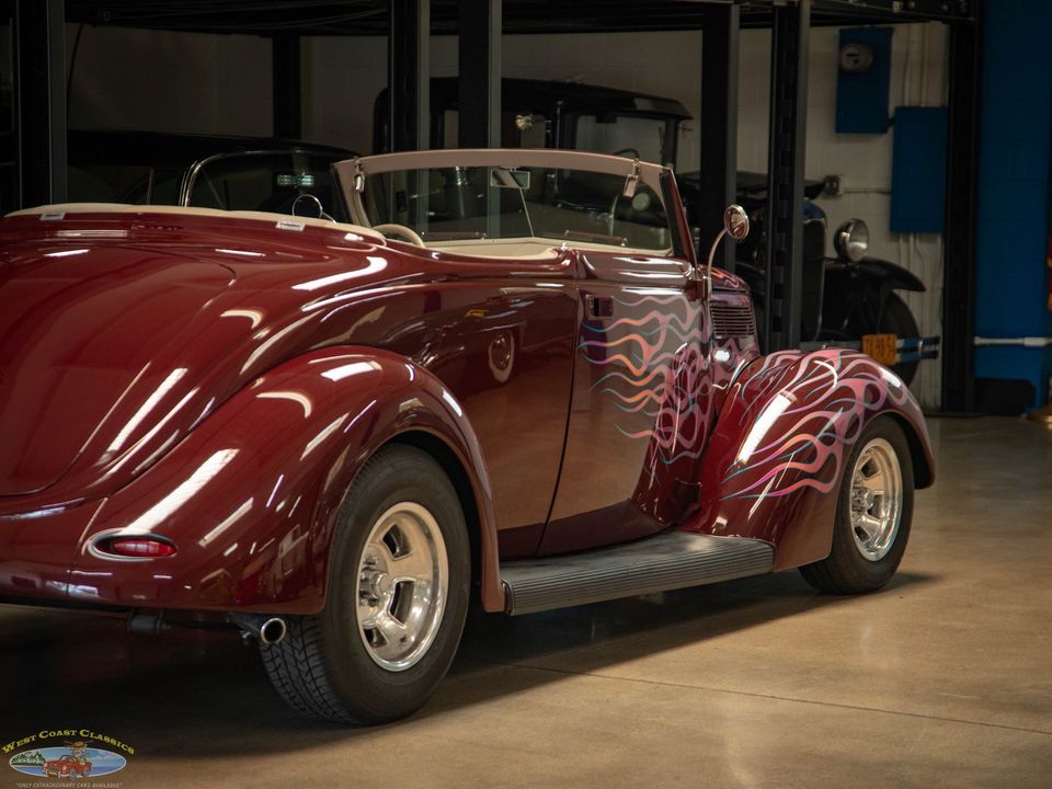 1937 Ford Custom Cabriolet
