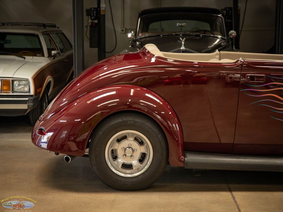 1937 Ford Custom Cabriolet