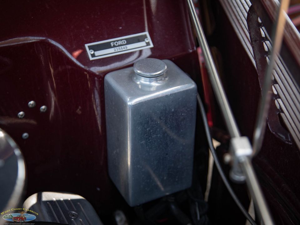 1937 Ford Custom Cabriolet