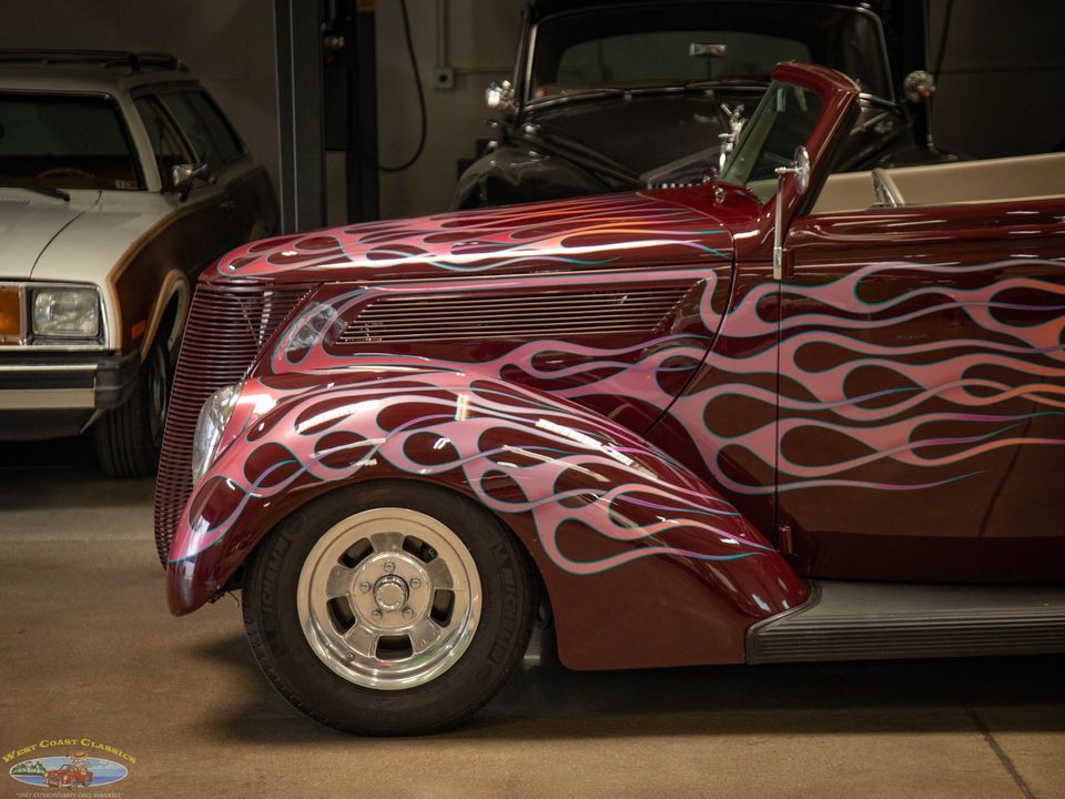 1937 Ford Custom Cabriolet