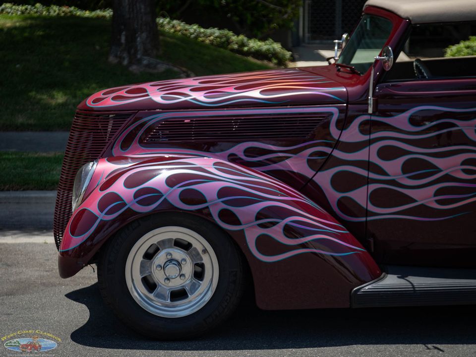 1937 Ford Custom Cabriolet