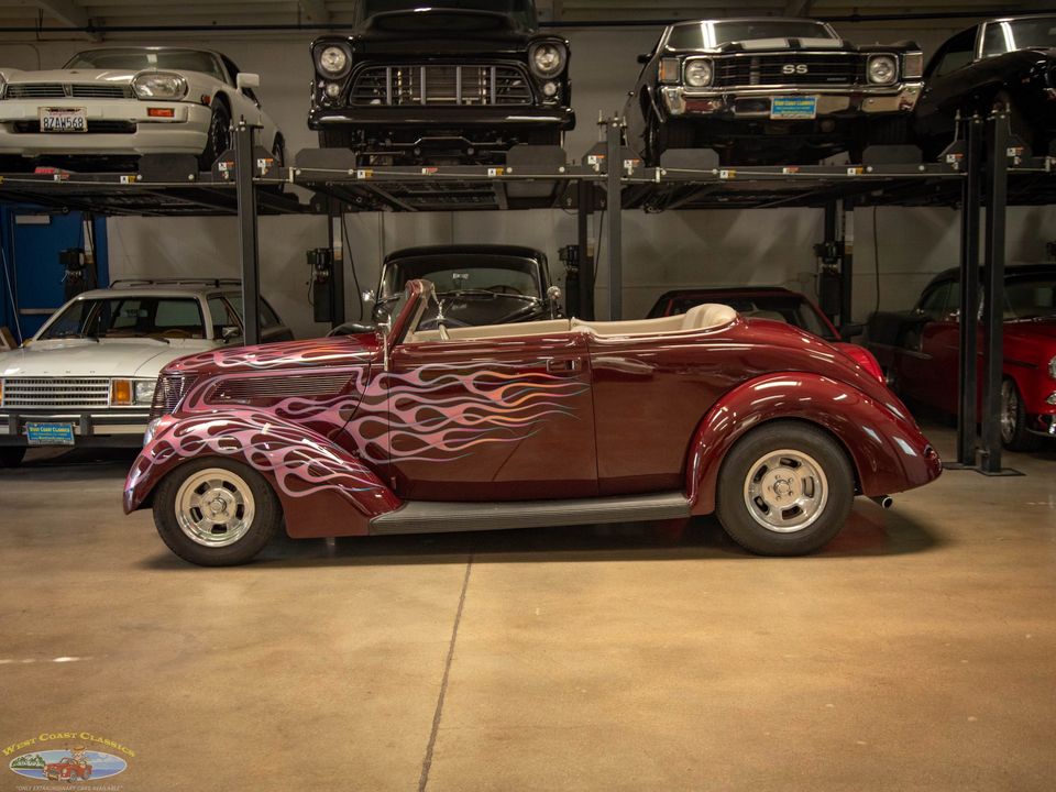 1937 Ford Custom Cabriolet