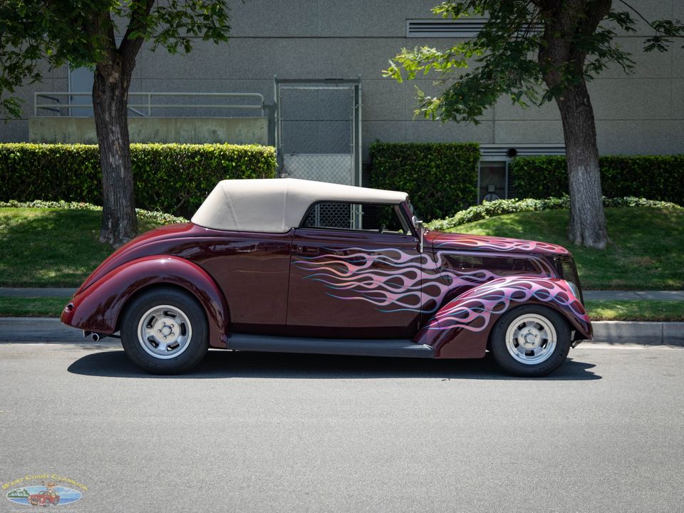 1937 Ford Custom Cabriolet