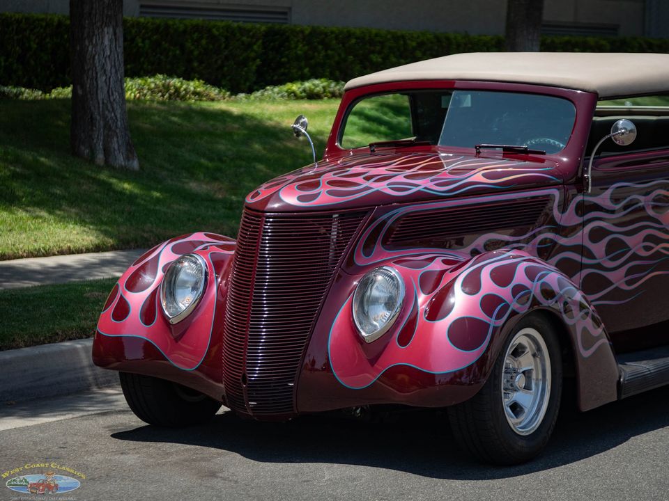 1937 Ford Custom Cabriolet