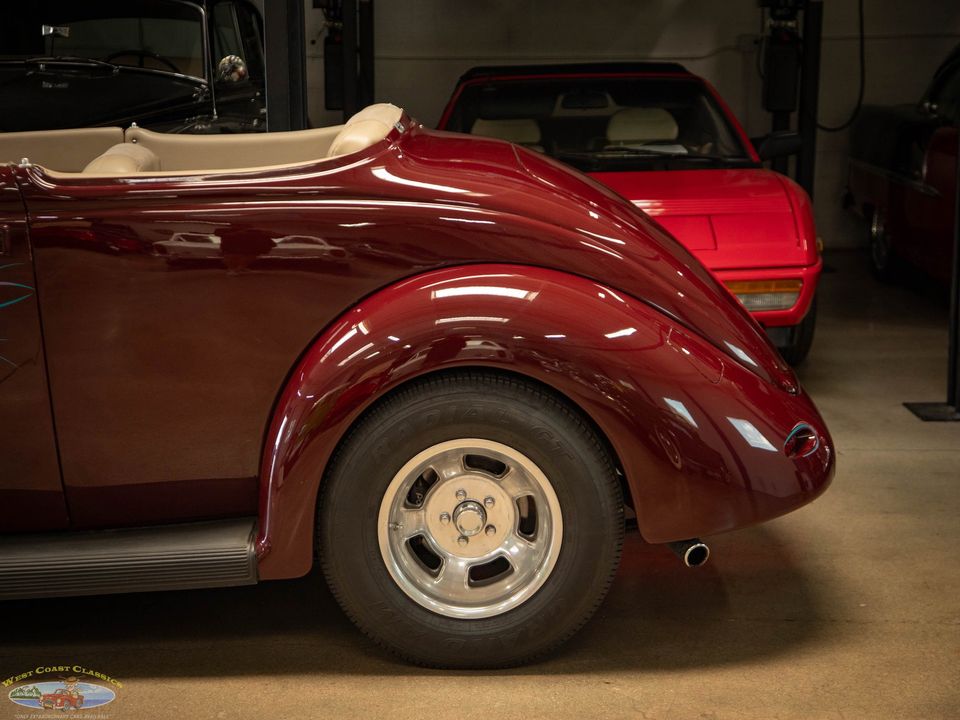 1937 Ford Custom Cabriolet