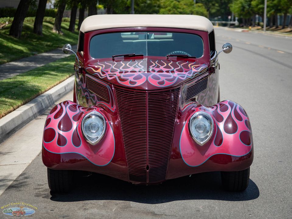 1937 Ford Custom Cabriolet