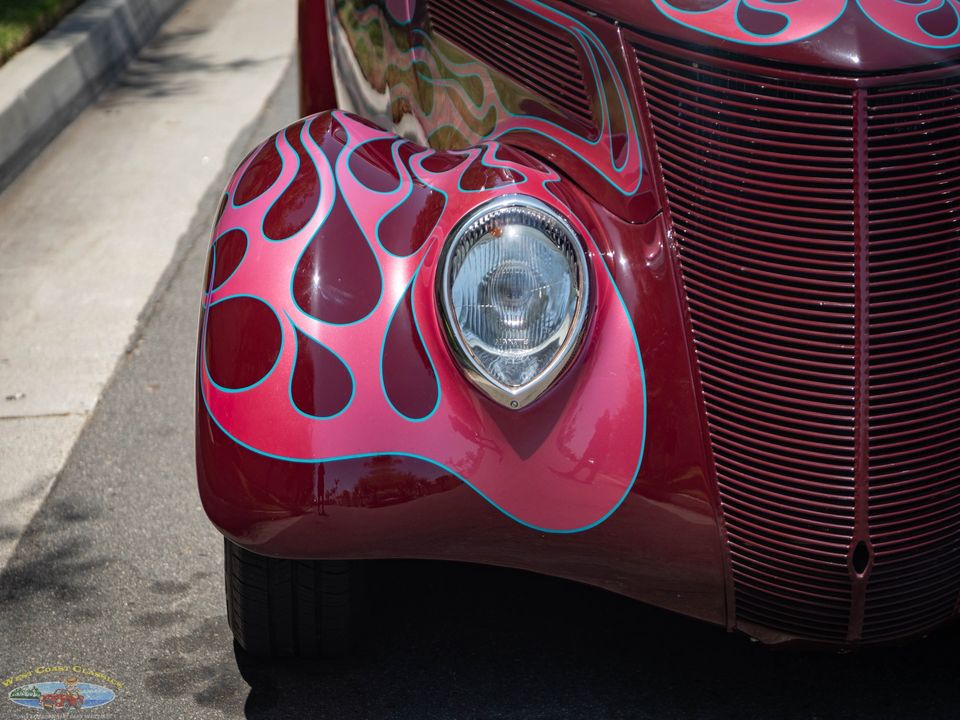 1937 Ford Custom Cabriolet