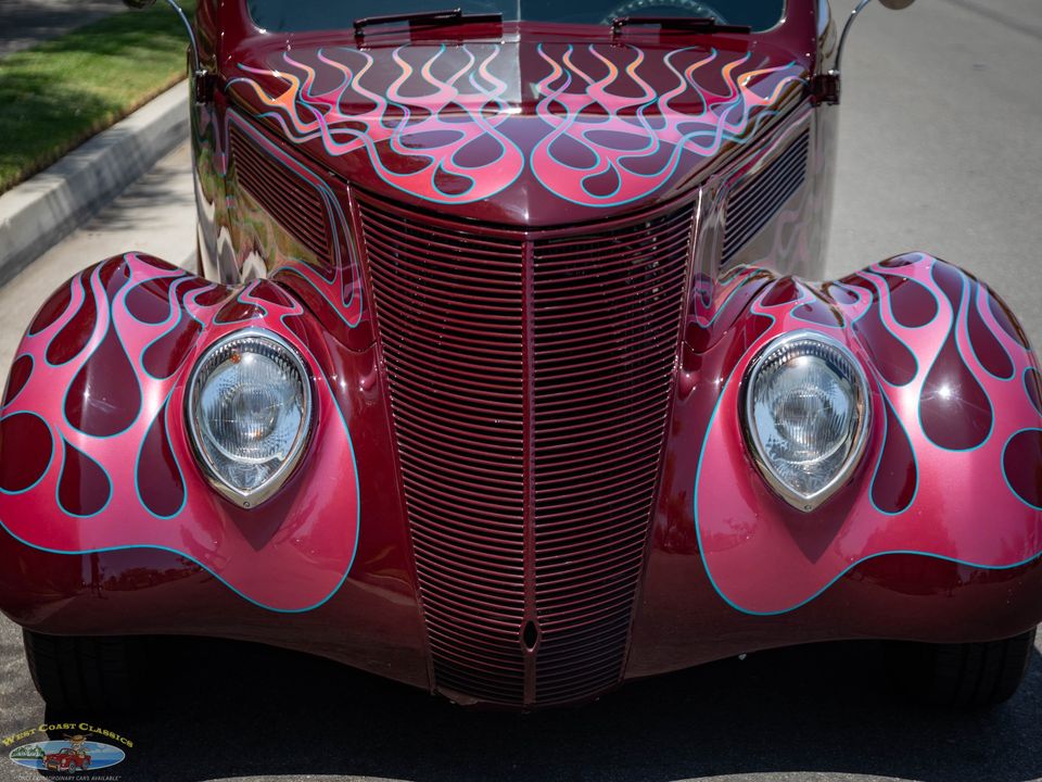 1937 Ford Custom Cabriolet