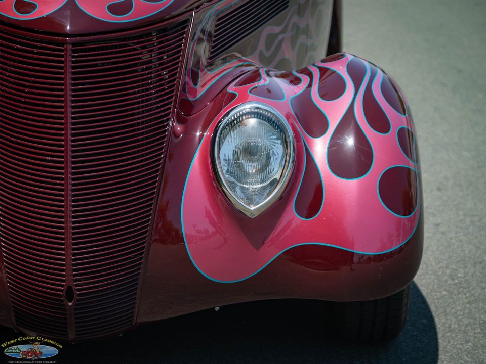 1937 Ford Custom Cabriolet