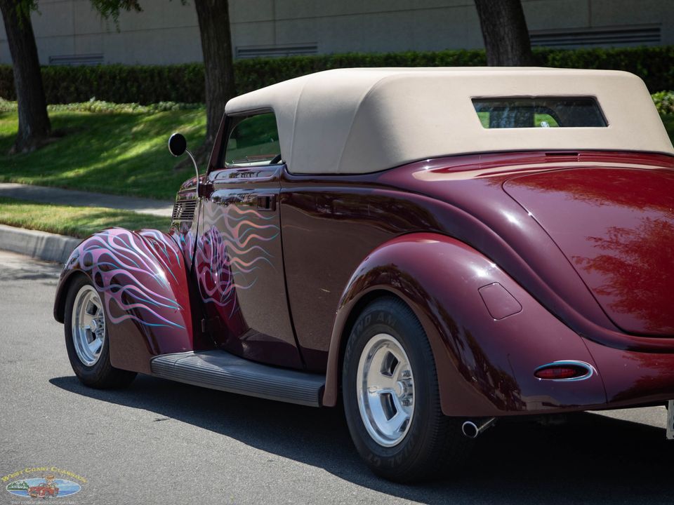 1937 Ford Custom Cabriolet