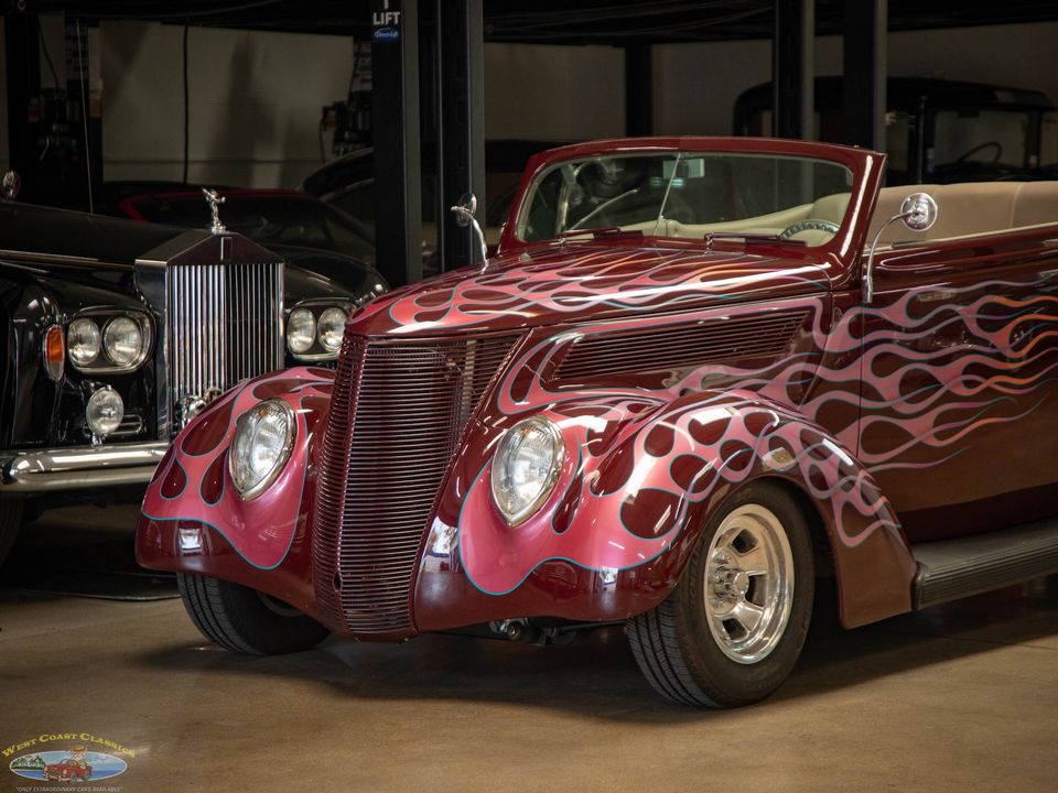 1937 Ford Custom Cabriolet