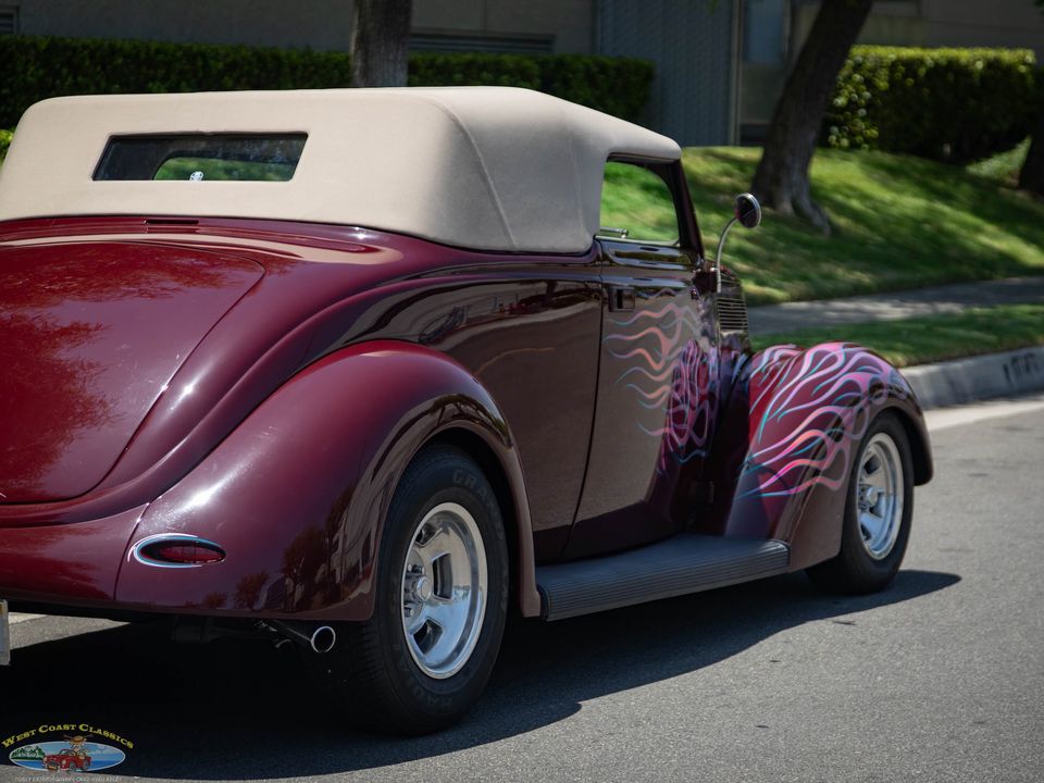 1937 Ford Custom Cabriolet