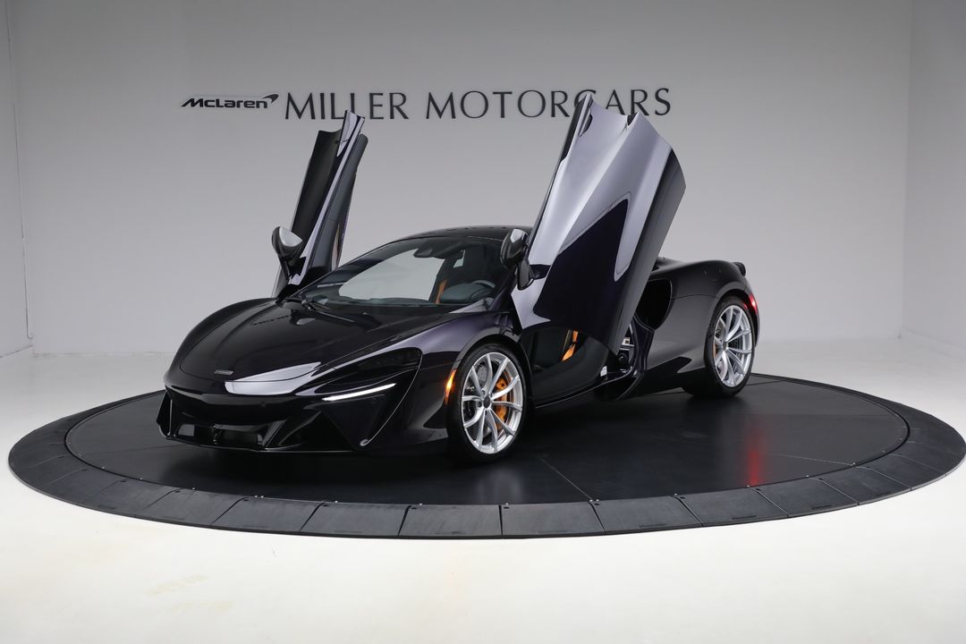 2025 McLaren Artura