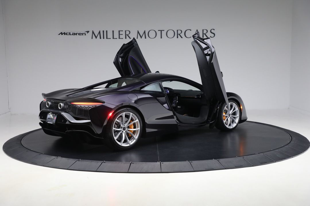 2025 McLaren Artura
