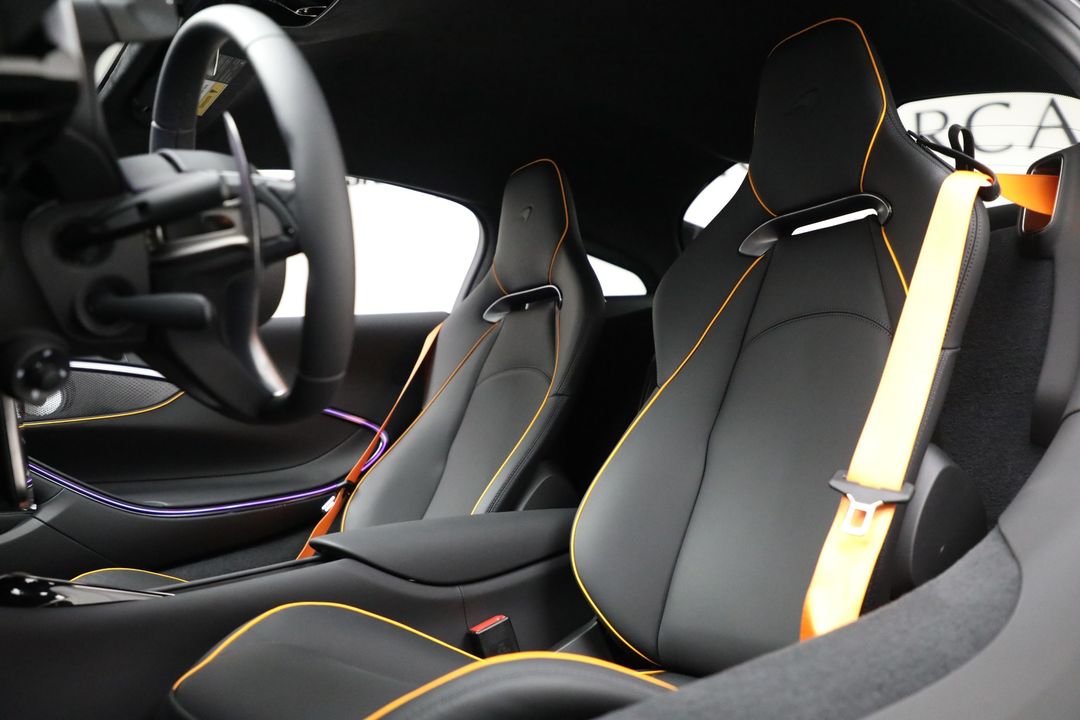 2025 McLaren Artura