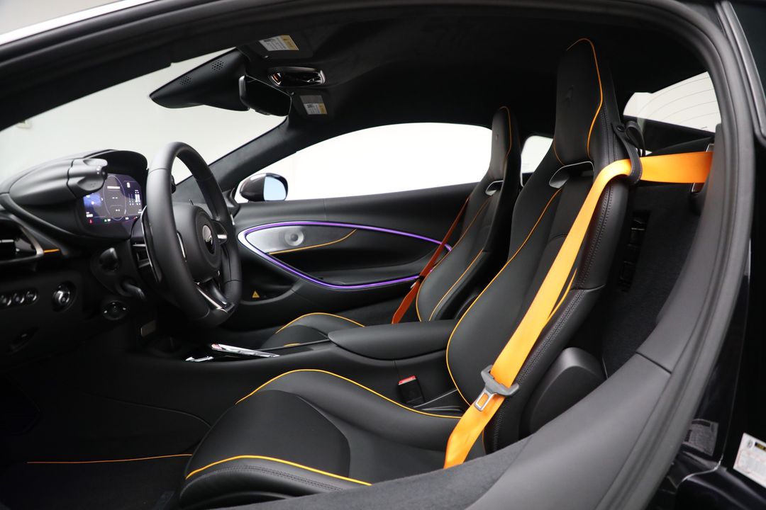 2025 McLaren Artura