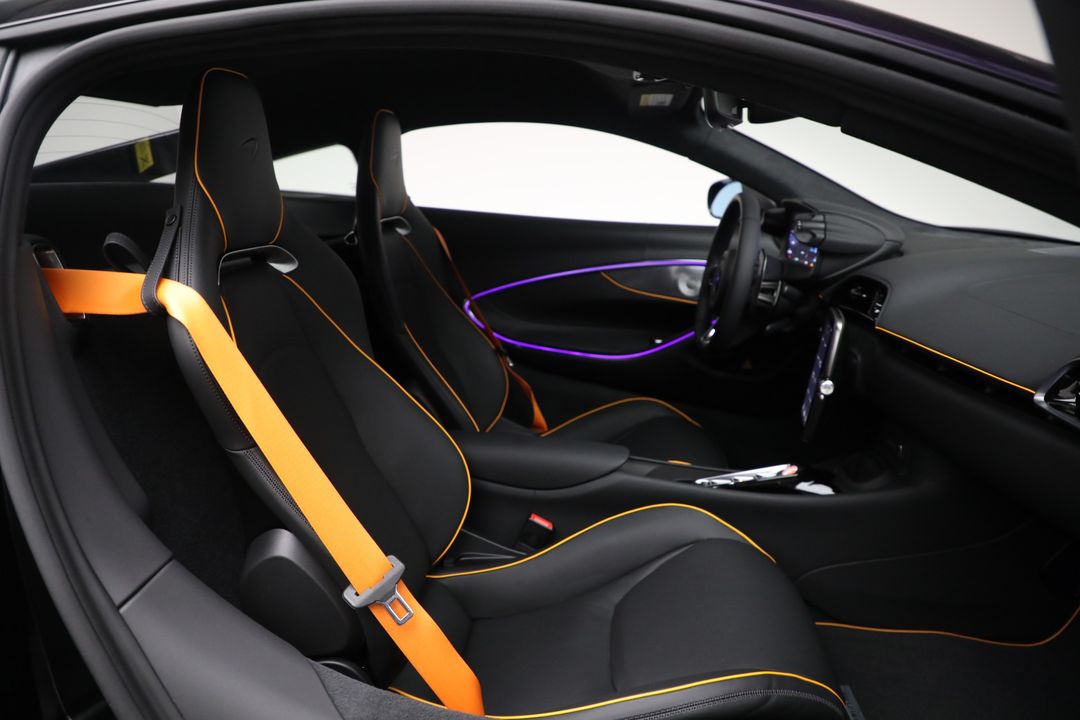 2025 McLaren Artura