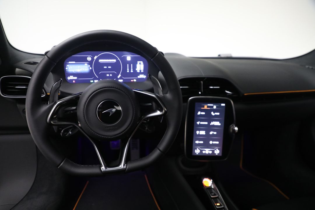 2025 McLaren Artura