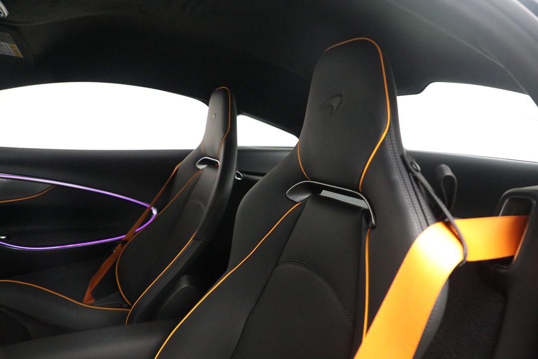 2025 McLaren Artura