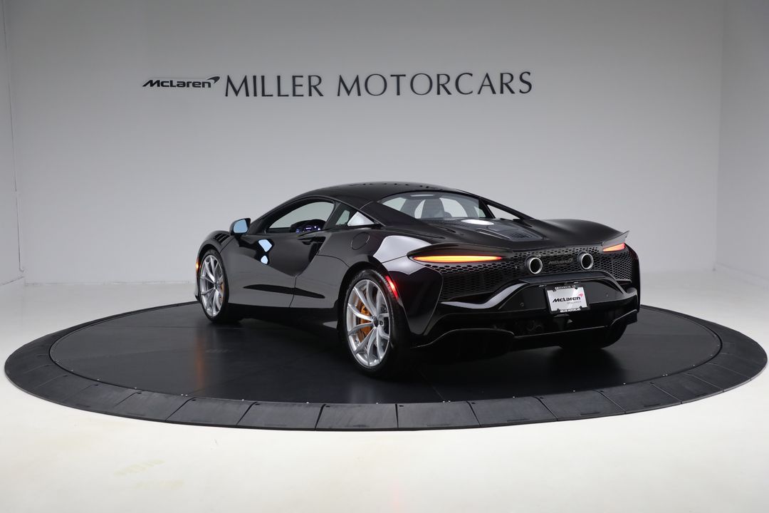 2025 McLaren Artura