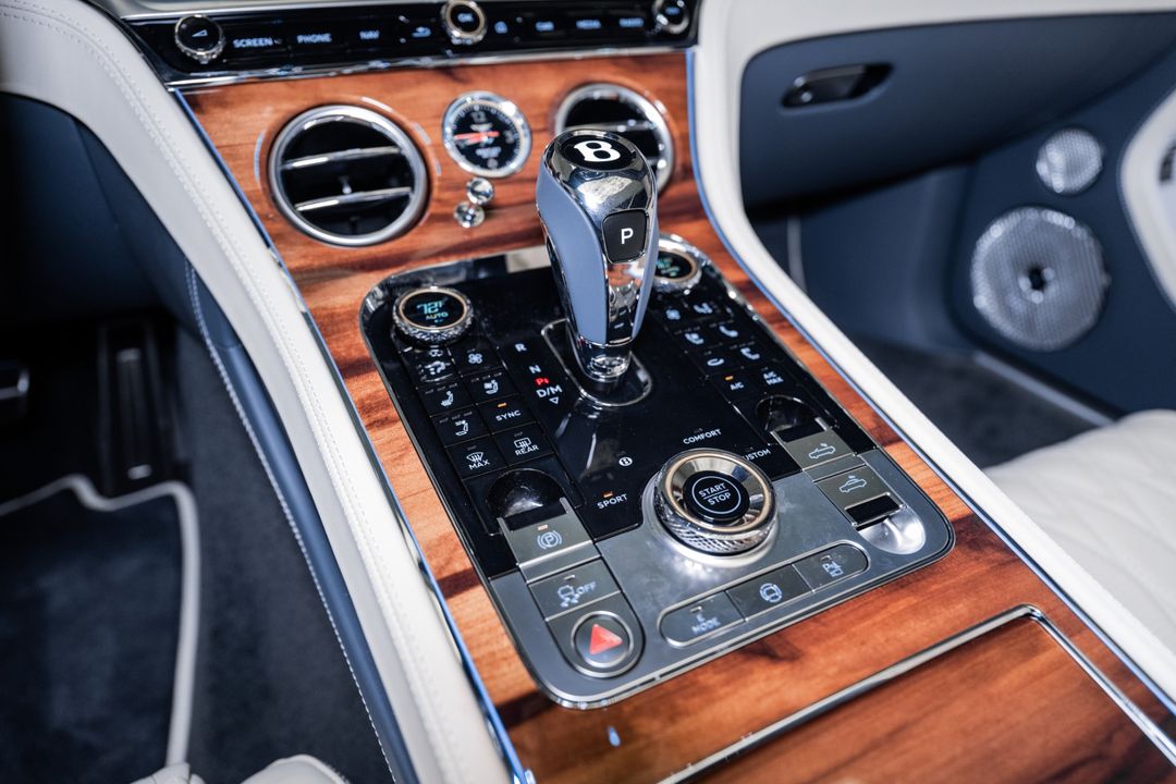 2026 BENTLEY CONTINENTAL GTC AZURE V8