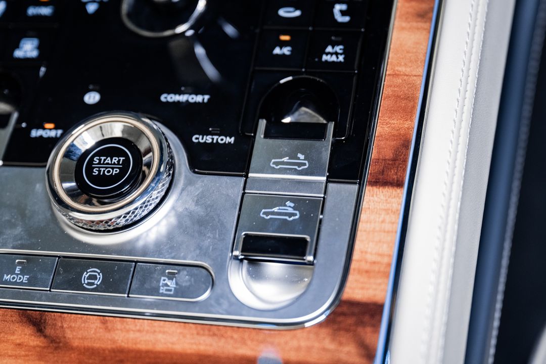 2026 BENTLEY CONTINENTAL GTC AZURE V8