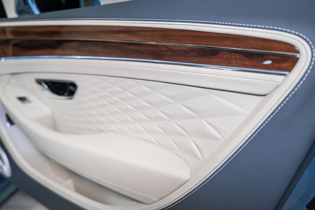 2026 BENTLEY CONTINENTAL GTC AZURE V8