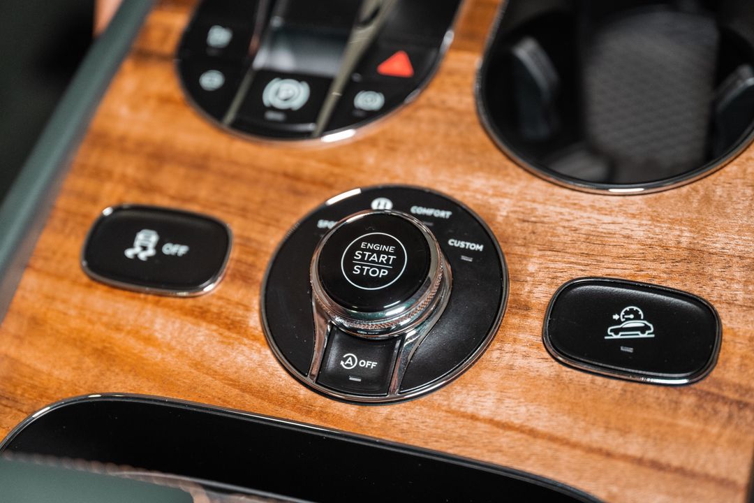 2025 Bentley Bentayga