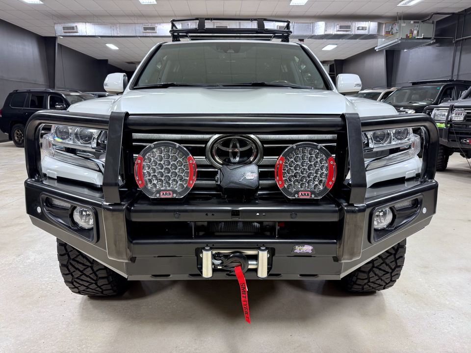 2017 Toyota Land Cruiser 200 1 OWNER NEW BUILD SUPERB!