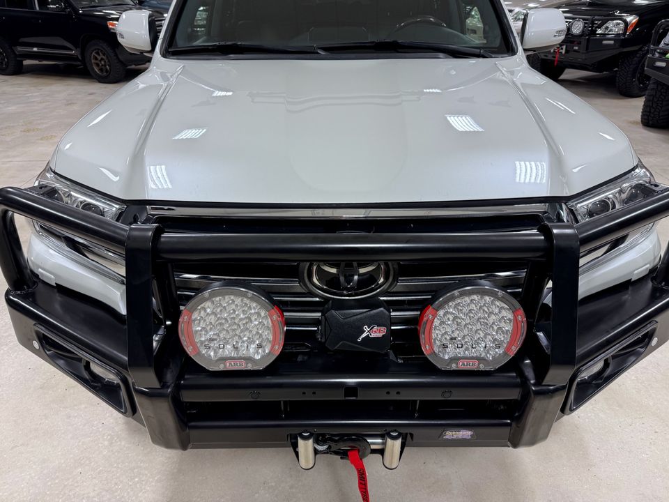 2017 Toyota Land Cruiser 200 1 OWNER NEW BUILD SUPERB!