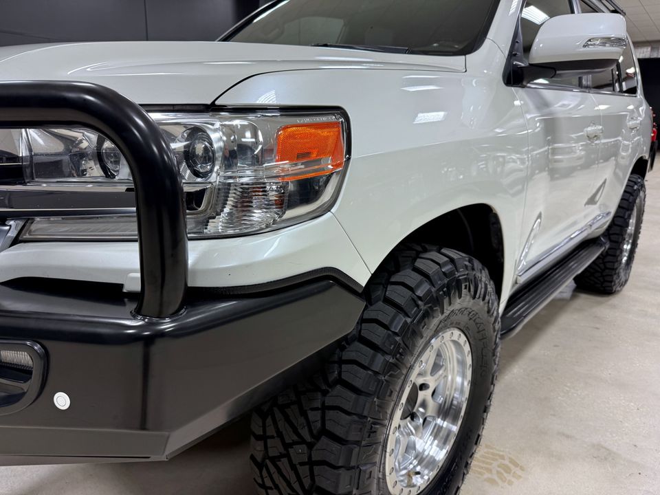 2017 Toyota Land Cruiser 200 1 OWNER NEW BUILD SUPERB!