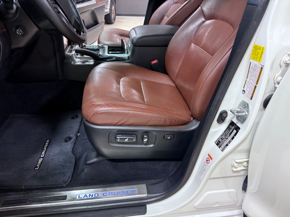 2017 Toyota Land Cruiser 200 1 OWNER NEW BUILD SUPERB!