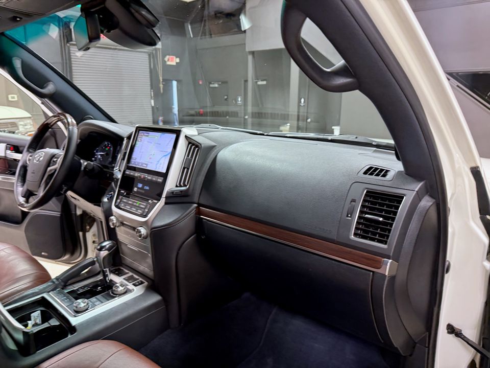 2017 Toyota Land Cruiser 200 1 OWNER NEW BUILD SUPERB!