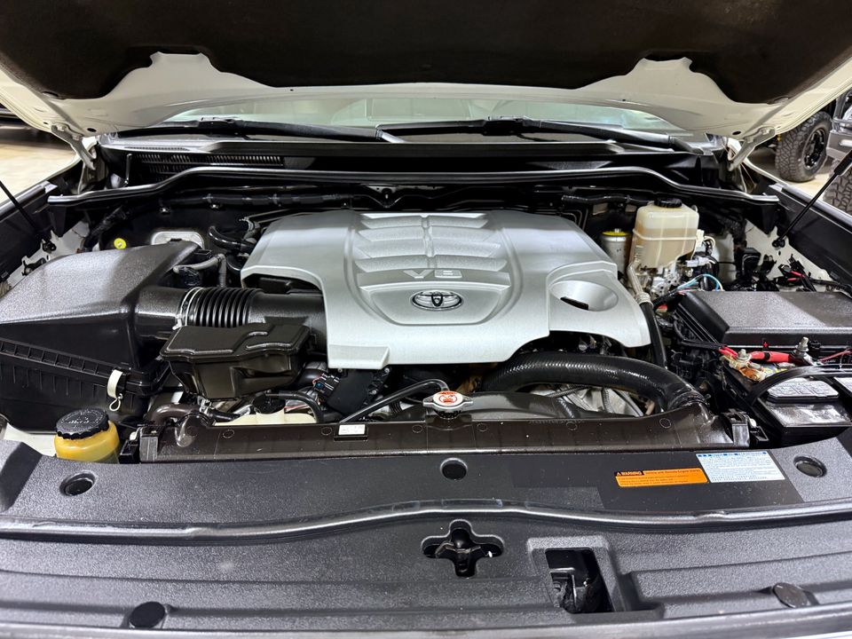 2017 Toyota Land Cruiser 200 1 OWNER NEW BUILD SUPERB!