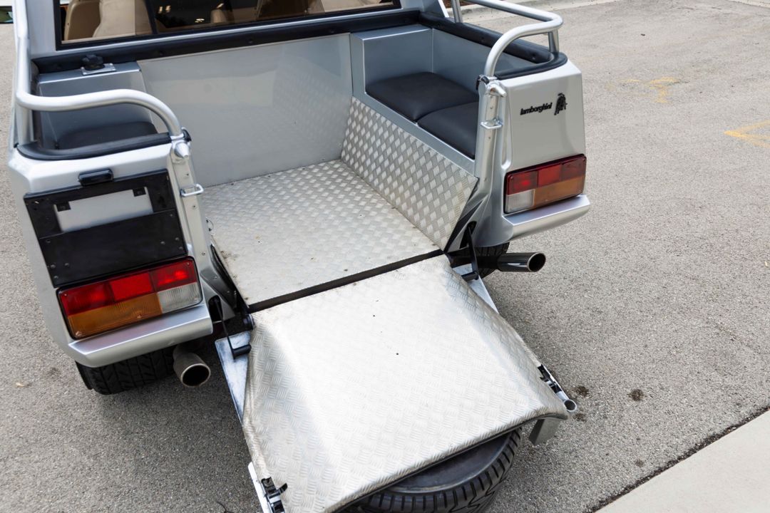 1987 Lamborghini LM002
