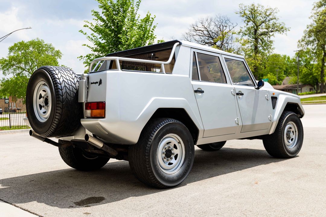 1987 Lamborghini LM002