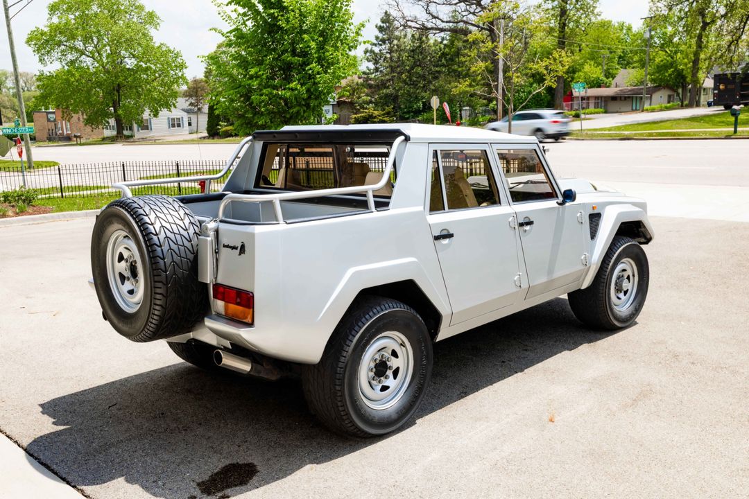 1987 Lamborghini LM002