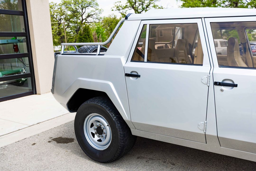 1987 Lamborghini LM002